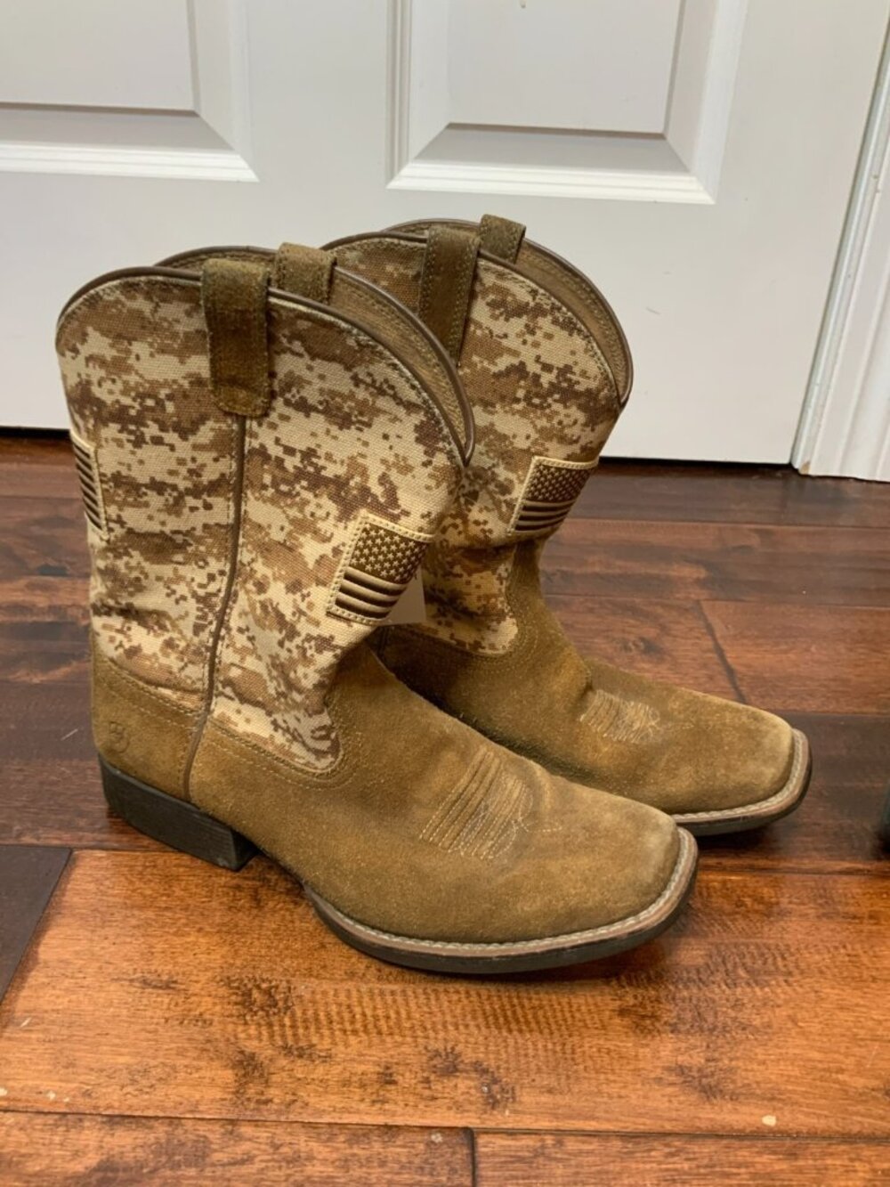 Ariat Tan Leather Digital Camo USA Flag Square Toe Cowboy Work Boots, Size 6